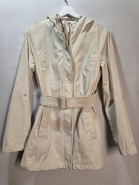 Weatherproof Garment Cream Belted Rainjacket With Hood And Roll Up Sleeves Sz Sm